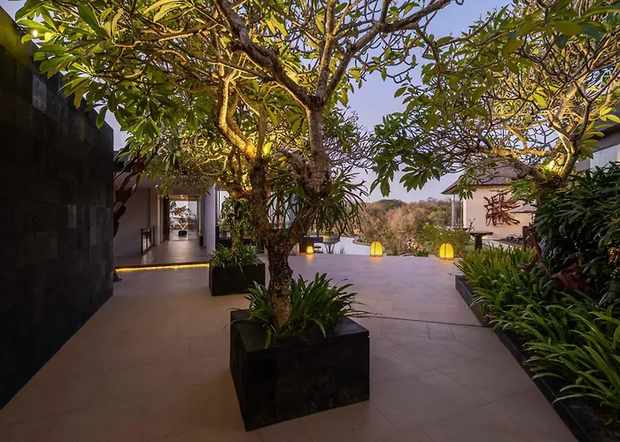 By The Cliff Bali Villa