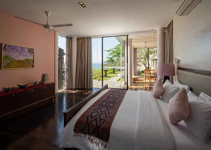 By The Cliff Bali Villa