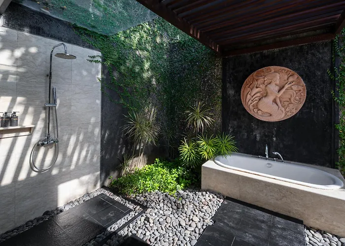 By The Cliff Bali Villa